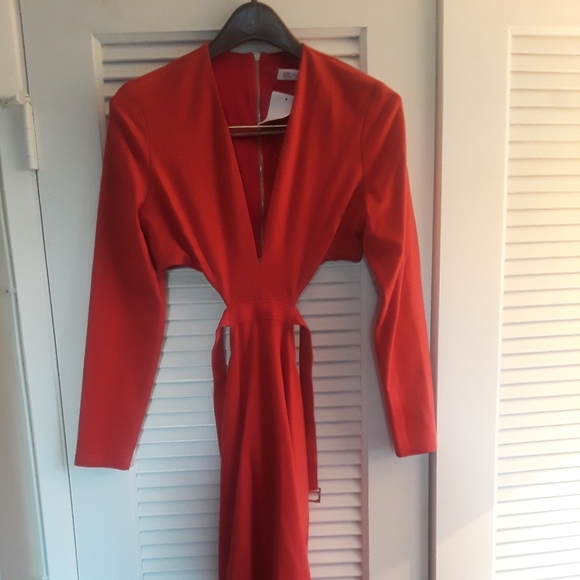 BECK&BRIDGE SIZE 8/LARGE RED DRESS VERY STRETCHY - Picture 2 of 4